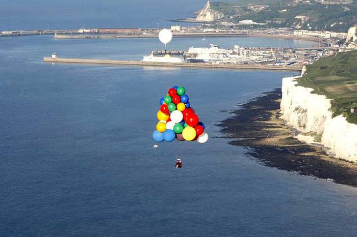 Jonathan Trappe crossing the English Channel with helium balloons