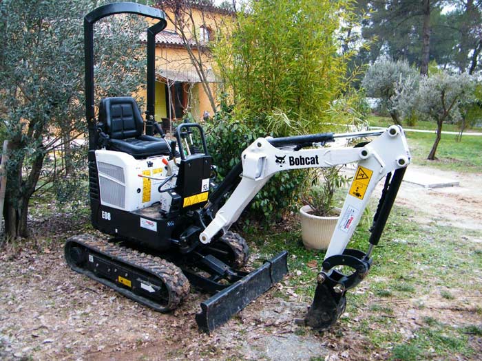 Bobcat E08 and E10 mini excavators Bobcat E08 and E10 mini excavators